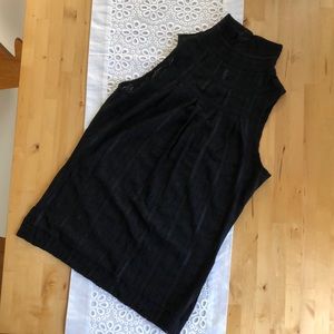 NWOT Lacey Sleeveless Turtleneck Top